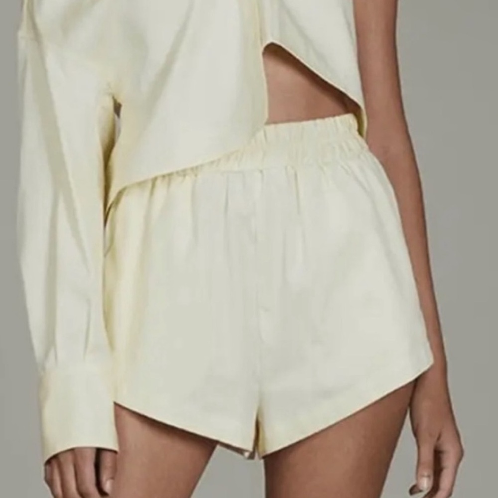 ALIX NYC Casler Butter Yellow Shorts 🧈 Size M